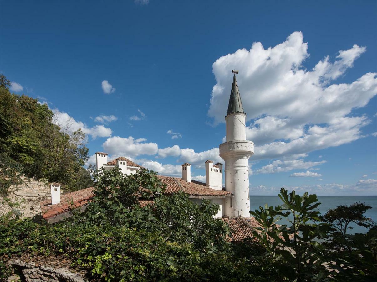 White Rock Castle Suite Hotel & Spa Balchik Exterior photo